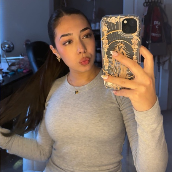 Meet your Posher, Julliana - Picture 1 of 2